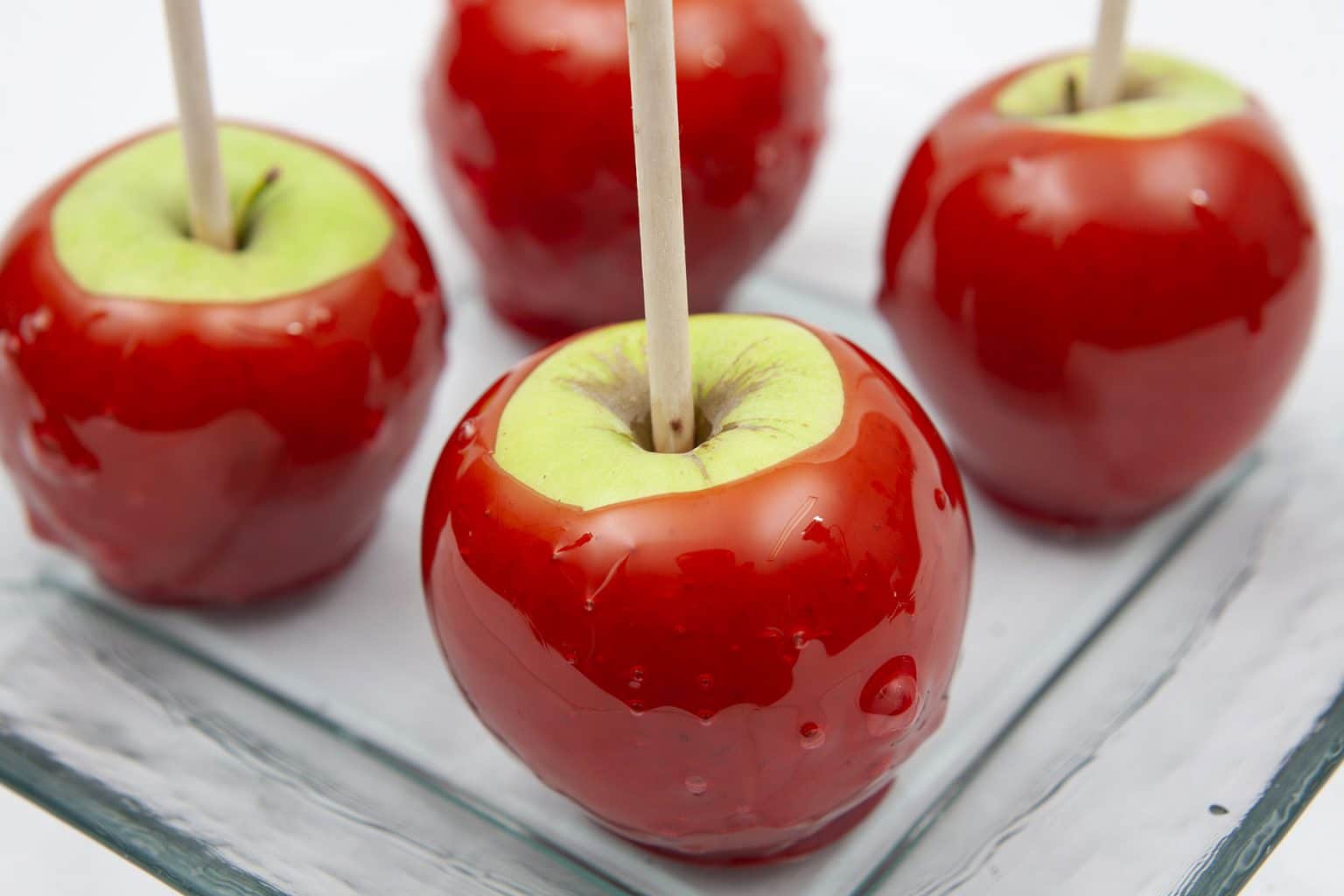 How to Make Candy Apples [Easy & Tasty!] - Celebration Generation