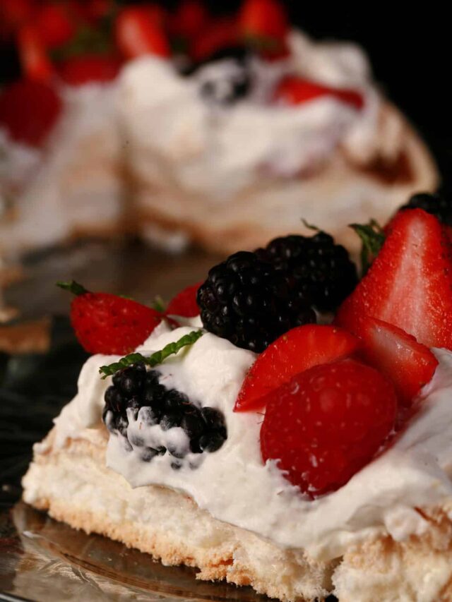 Easy Pavlova Recipe - Celebration Generation