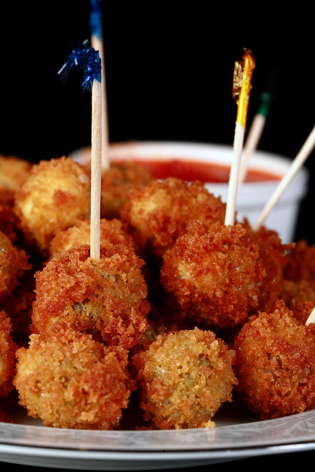 Crispy Fried Olives Recipe [Stuffed with Garlic and Cheese